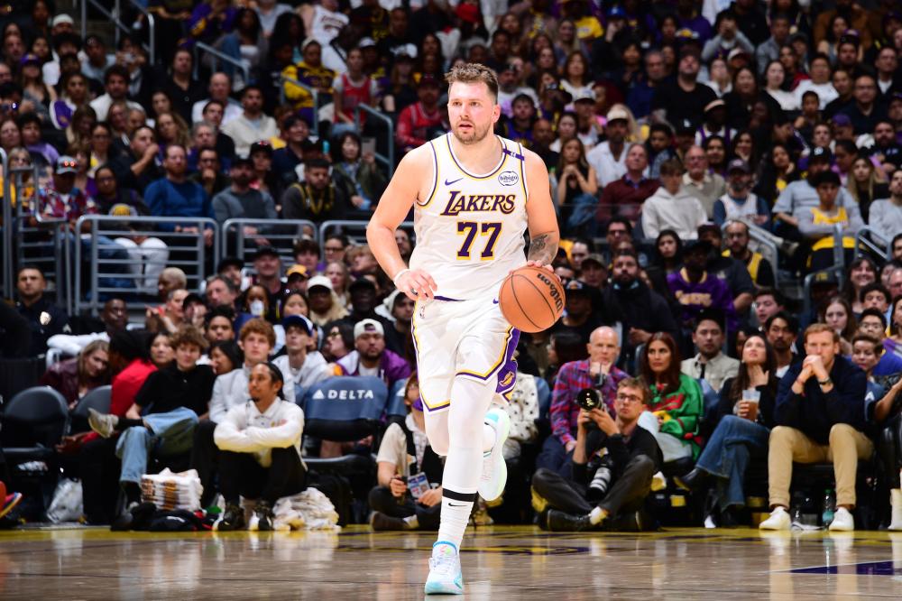 西甲半场：瑟洛特双响，维纳斯造险，马竞2-0奥维耶多